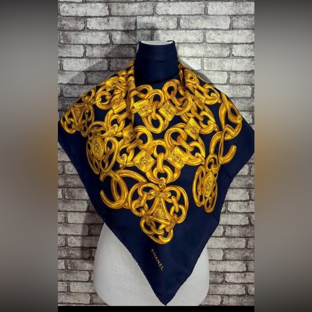 CHANEL  EUC Scarf in Black and Gold - Picture 3 of 9